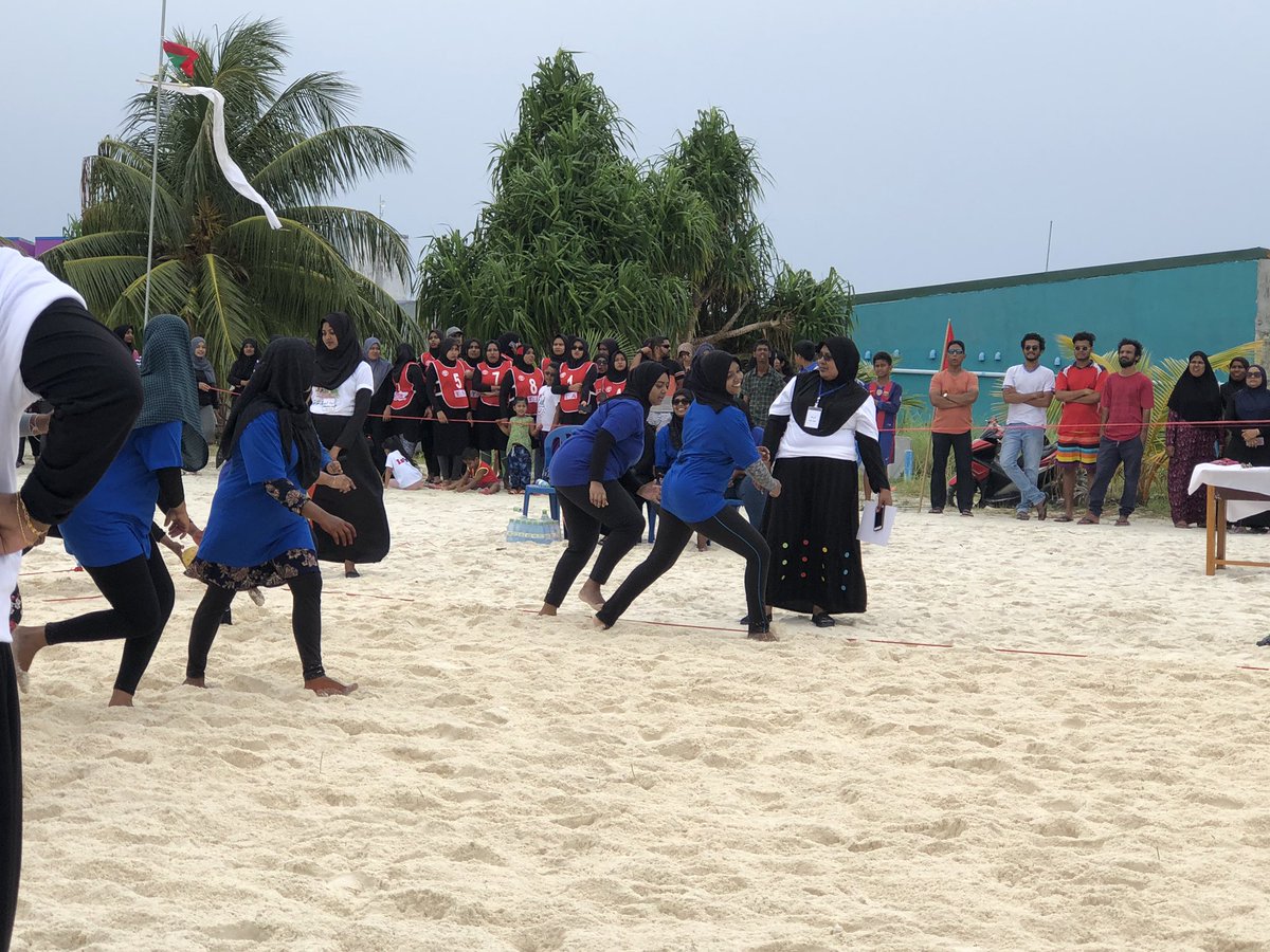 HomeMinistrymv's tweet photo. ޅ.ހިންނަވަރުގައި ކުރިއަށްގެންދާ ޢީދު ކުޅިވަރުތައް- ފައިގަތަޅާ ކުޅުމުގެ މުބާރާތް. https://t.co/Aq4Dv5QC5P