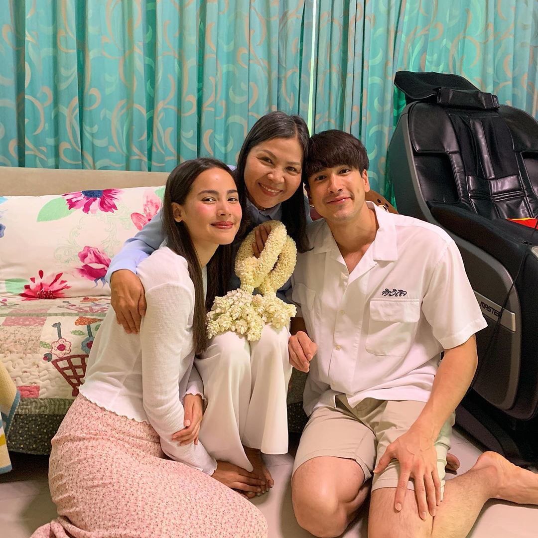 UnderbedDara's tweet photo. เป็นวันแม่ที่บับว่า.....ปาดน้ำตา

#ใต้เตียงดารา #ณเดชณ์ญาญ่า https://t.co/aZWGK1Xyhv