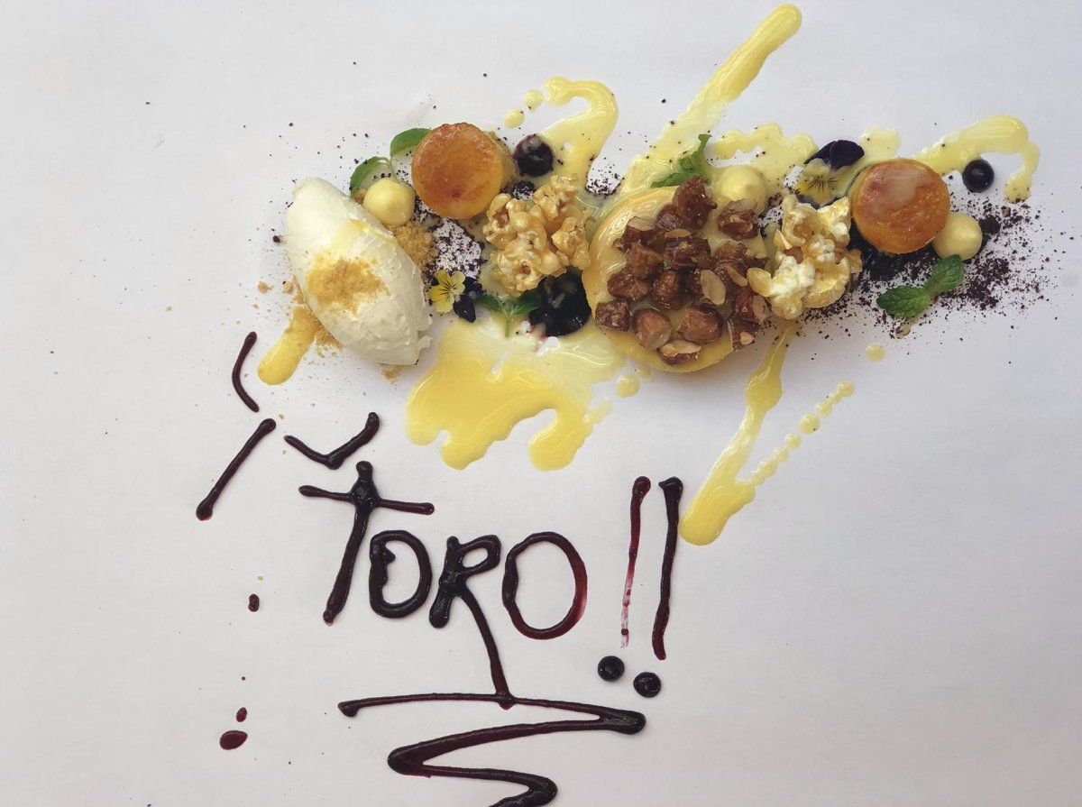Toro_Cabo's tweet photo. Tu intuición puede decirte cuál postre escoger, pero desde este momento te decímos  que TODAS ¡son excelentes!🥄

#ToroCabo #LatinKitchenAndBar #ToroCaboExperience #Postre https://t.co/6BfnFIZvgu