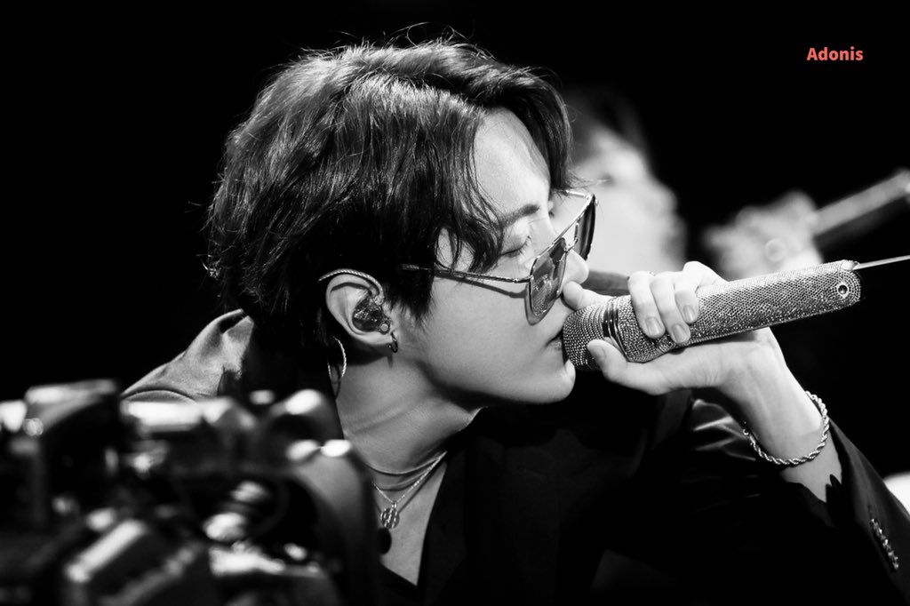 Adonis_Hoseok's tweet photo. 190811 롯데패밀리콘서트 ㅠㅠ

#BTS #제이홉 #JHOPE @BTS_twt https://t.co/n6ISuN9Jey
