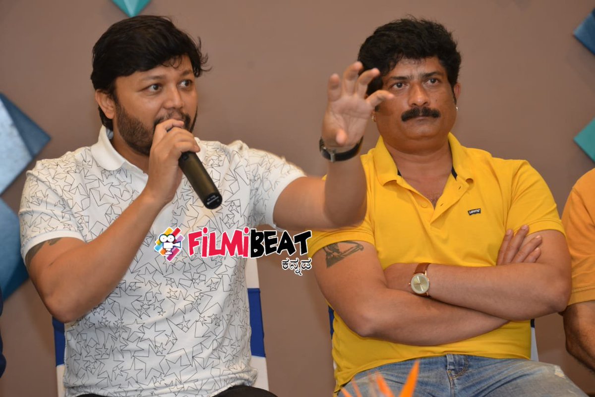 FilmibeatKa's tweet photo. 'ಗಿಮಿಕ್' ಸಿನಿಮಾದ ಪ್ರೆಸ್ ಮೀಟ್ ನಲ್ಲಿ ಗಣೇಶ್ ಮತ್ತು ತಂಡ 

@Official_Ganesh | #Gimmick https://t.co/WFXyzdZXRy