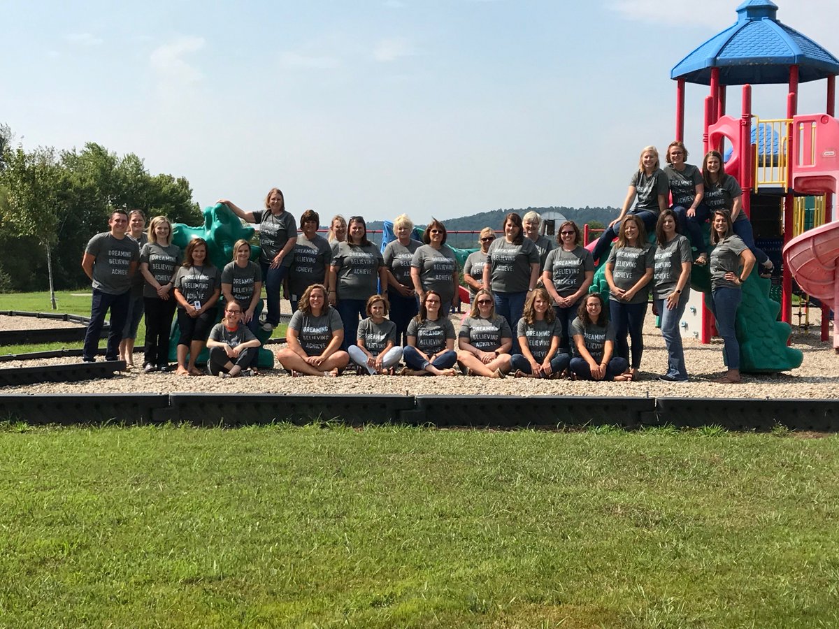 CalvaryElem's tweet photo. WELCOME BACK to all our Dragons! The teachers and staff at Calvary are super excited for another year! Go Dragons! #BECALVARY @CalvaryElem  @MCPS_KY https://t.co/63MhH5nsiW