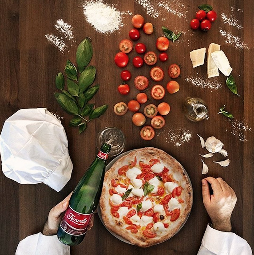 In perfetta sintonia, combinazione ideale per esaltare tutto il gusto della tradizione.

Ferrarelle main sponsor dell’evento.
#napolipizzavillage dal 13 al 22 settembre sul lungomare Caracciolo