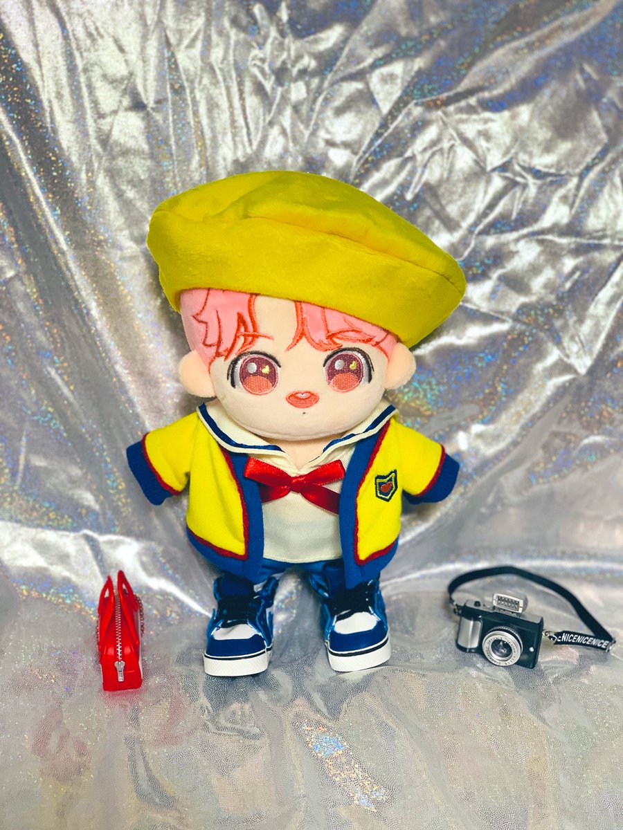 byulsub's tweet photo. 꾸꾸 오랜만에 옷갈아 입었어요!
상큼하구마!🍋🍋🍋

블루레몬🍋 쿠키네옷장@kookieclothing 
베레모🍋 핀이네인형옷@00_doll_00 
신발,카메라🍋 지브이옷장@gvtaobao 

#아이돌꾸꾸 https://t.co/znWIRKbhfW