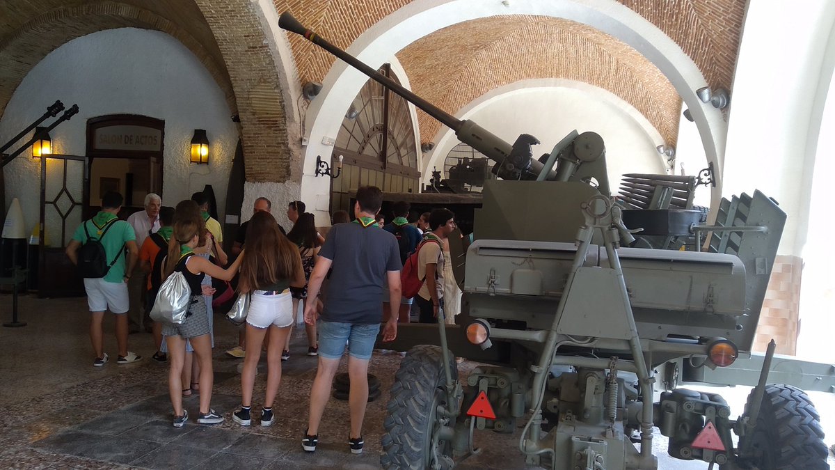 CvcCRUZ's tweet photo. Estamos conociendo la parte militar de Cartagena a través de su historia desde Cartago hasta la actualidad. Por su situación geográfica, punto estratégico.

Gracias a Juan y Antonio, comandantes jubilados que desinteresadamente están guiándonos la visita
@AytoCartagenaES #XXXcvc https://t.co/kBkdCjWZca