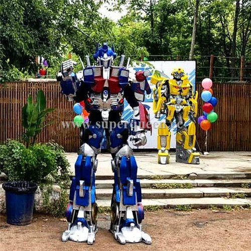 Super_Queen01's tweet photo. Transformers are always popular in parties. #bumblebeecosplay #bumblebeecostume #transformerscostume #transformercosplay #robotcostume #armorcostume #kidspartyidea #eventplanner #transformersinUkraine #propmaker #partyidea https://t.co/NjoL05d8lx