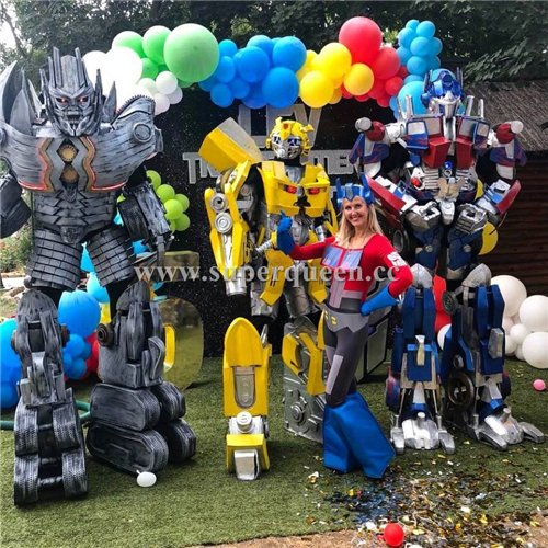 Super_Queen01's tweet photo. Transformers are always popular in parties. #bumblebeecosplay #bumblebeecostume #transformerscostume #transformercosplay #robotcostume #armorcostume #kidspartyidea #eventplanner #transformersinUkraine #propmaker #partyidea https://t.co/NjoL05d8lx