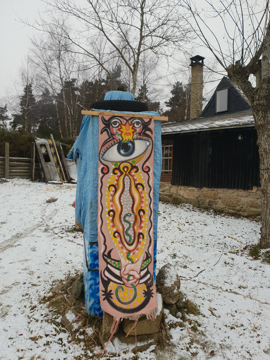 togounska's tweet photo. Approche fallacieuse : (L. Alexandre) " La société deviendrait archaïque… chacun mangerait dans son potager, sans prendre l' avion… " - Archaïque : mot utilisé pour donner un sous-texte politique, émotionnel.. - On peut cultiver son potager, s'en nourrir et prendre l' avion ! https://t.co/nXDtZIkqSm