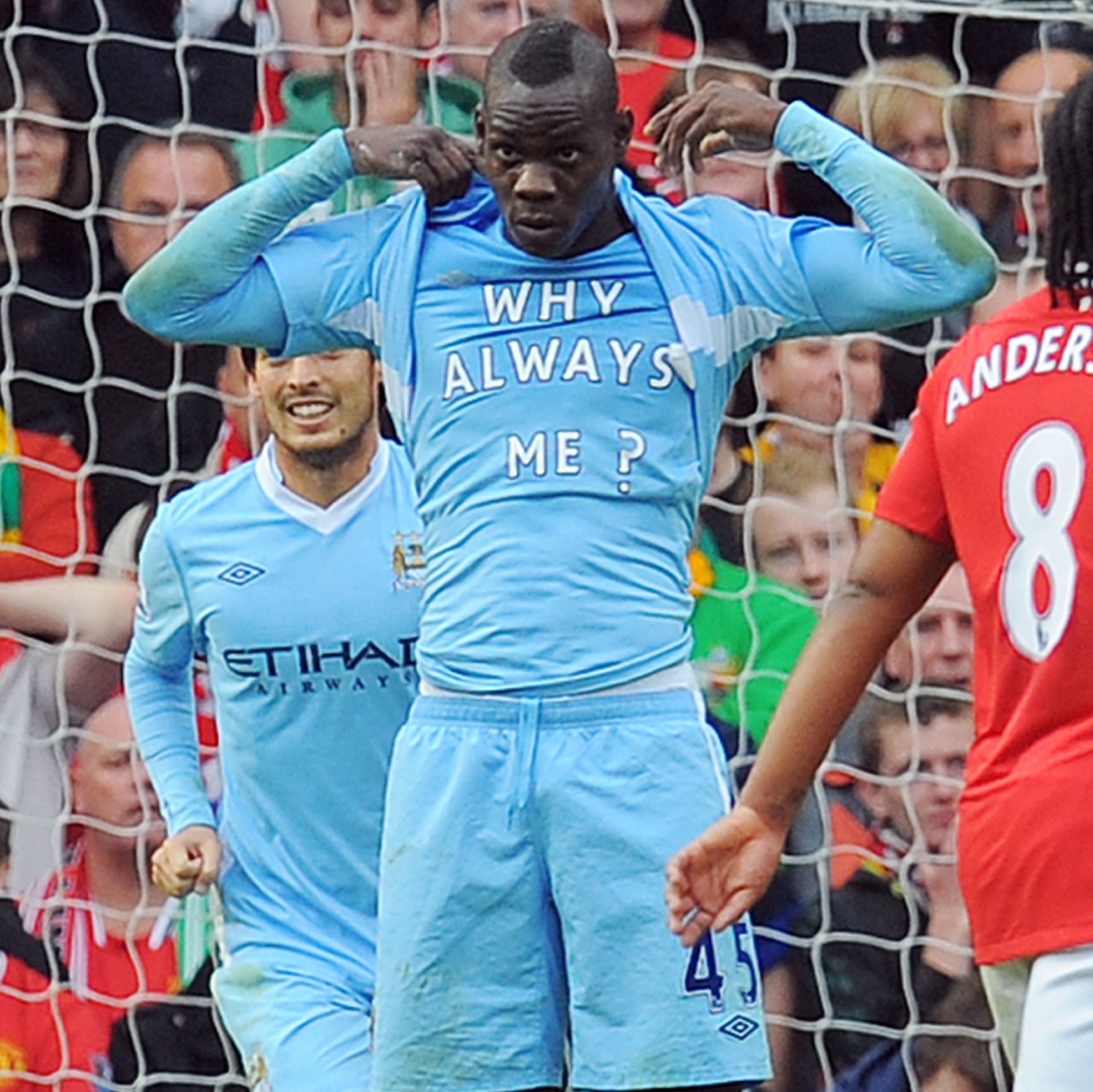 Happy 29th birthday,  What\s your favourite Mario Balotelli moment? 