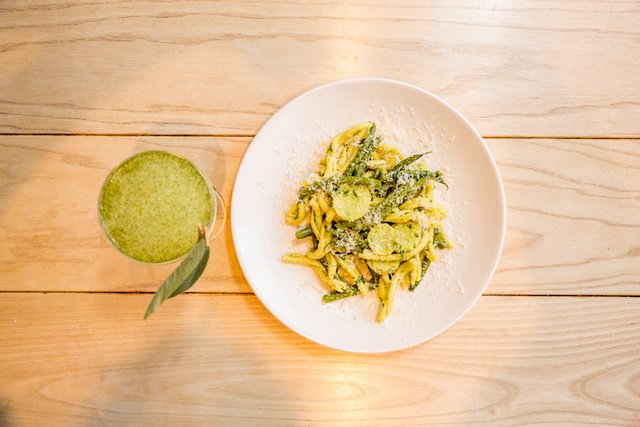 Get a taste of La Dolce Vita without leaving #London urbanologie.com/article/10640-… with O'ndina Gin by <a href="/CampariGroupUK/">Campari Group UK</a> <a href="/PalatinoLondon/">Palatino</a> by <a href="/StevieParle/">Stevie Parle</a>