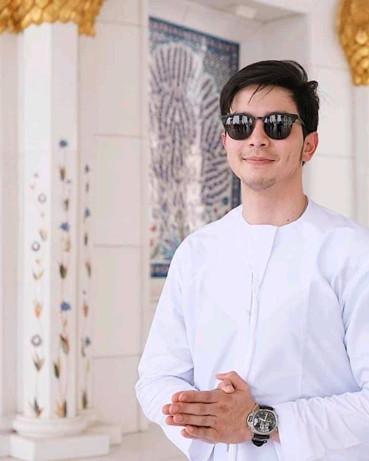 JessicaDulman's tweet photo. I'm so glad to see both of you in the masjid.. thank you #HelloLoveGoodye @bernardokath  &amp; @aldenrichards02 https://t.co/8iA5wWPqRW