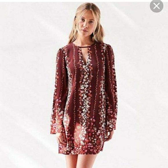 RowsOfThrows's tweet photo. So good I had to share! Check out all the items I'm loving on @Poshmarkapp #poshmark #fashion #style #shopmycloset #christiansiriano #frieddenim #kimchiblue: https://t.co/lEiPwpPq4E https://t.co/I272CLHDox