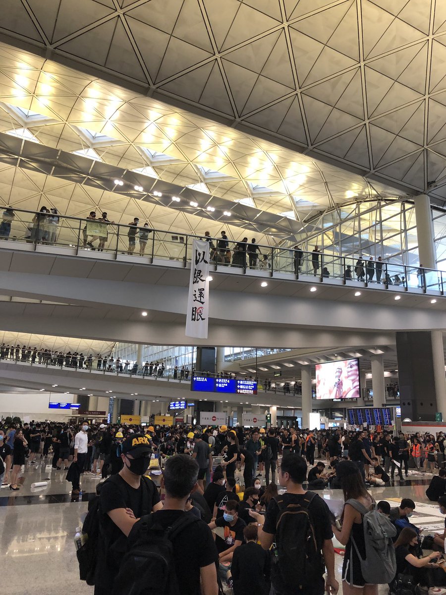jeanyim's tweet photo. 今日機場所見。 https://t.co/b9vQHxuhik