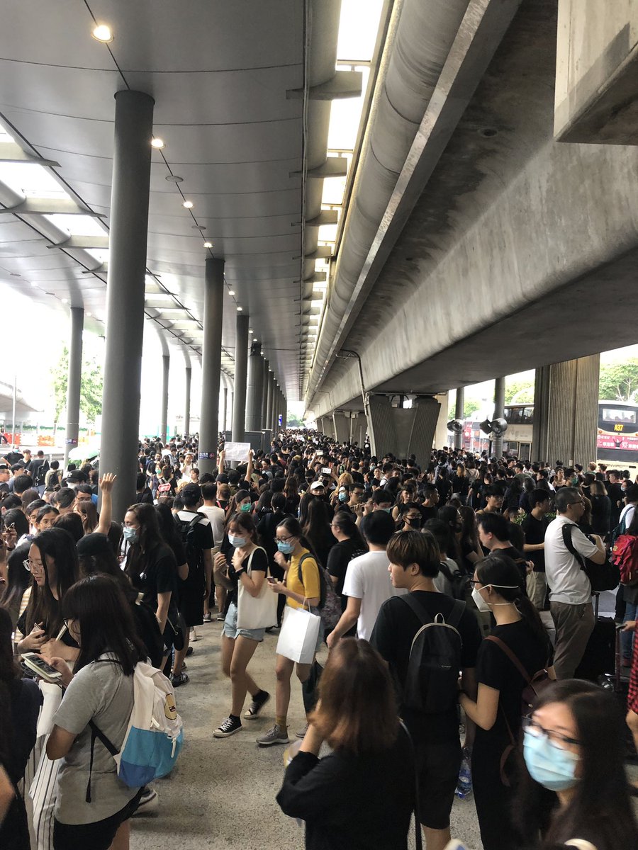 jeanyim's tweet photo. 今日機場所見。 https://t.co/b9vQHxuhik