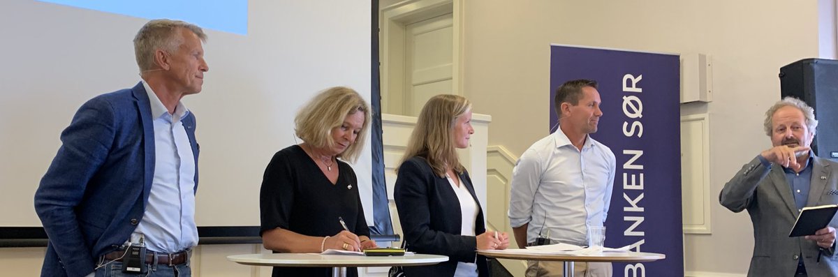 CHundhammer's tweet photo. #arendalsuka2019 har startet med en spennende diskusjon om arbeidslivsrettet utdanning med bla NHO innovasjon og USN. @stMari @JanGrindheim https://t.co/ghwzg6d18j