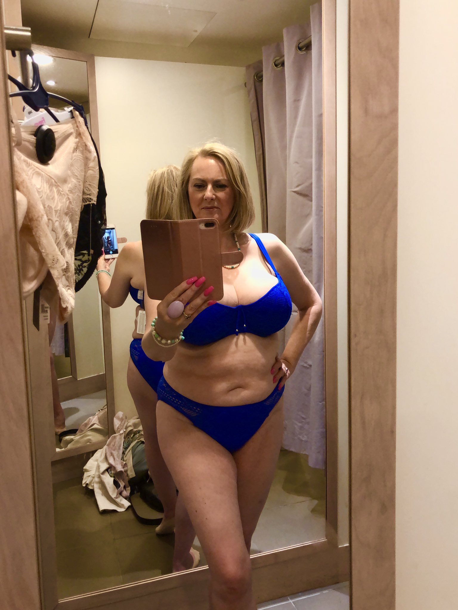 CourtesanAnnabel 🔞 sur Twitter 