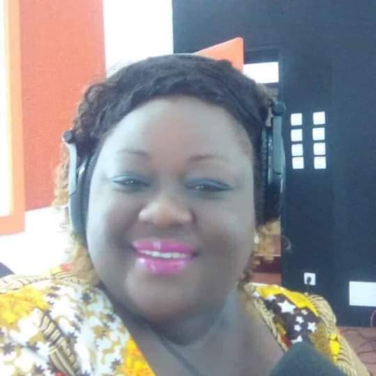 CotedIvoire_off's tweet photo. Denise Laffafiette ( journaliste à Radio Côte d'Ivoire ) la conductrice  du véhicule percuté par Dj Arafat .
Prompt rétablissement à elle.🙏🏽🙏🏽 https://t.co/svNLRsgMS1