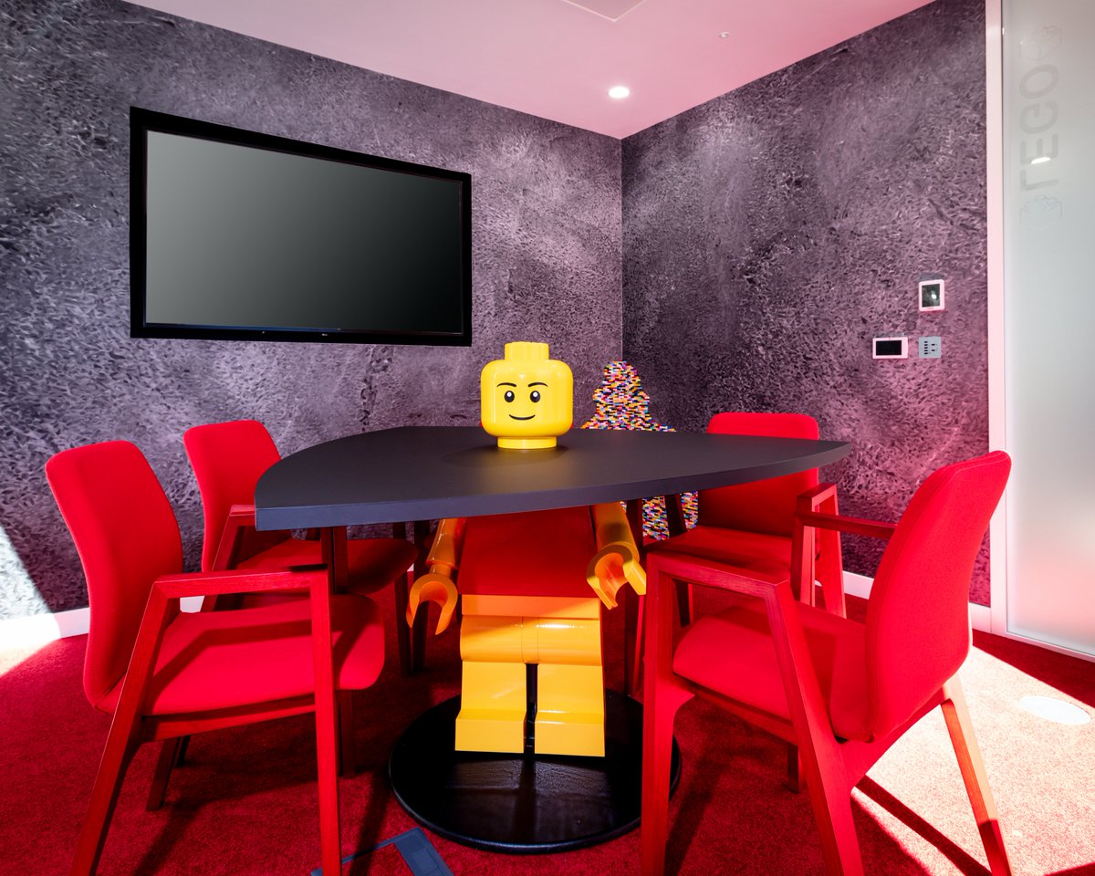 Happy Monday! We think our #lego inspired meeting room at OSiT Blackfriars is perfect to build up motivation in those Monday morning meetings... What do you think?

<a href="/AreaWorkplaces/">Area</a> <a href="/SamKopschStudio/">Sam Kopsch Studio</a> 

#MondayMotivation #servicedoffice #flexibleoffice