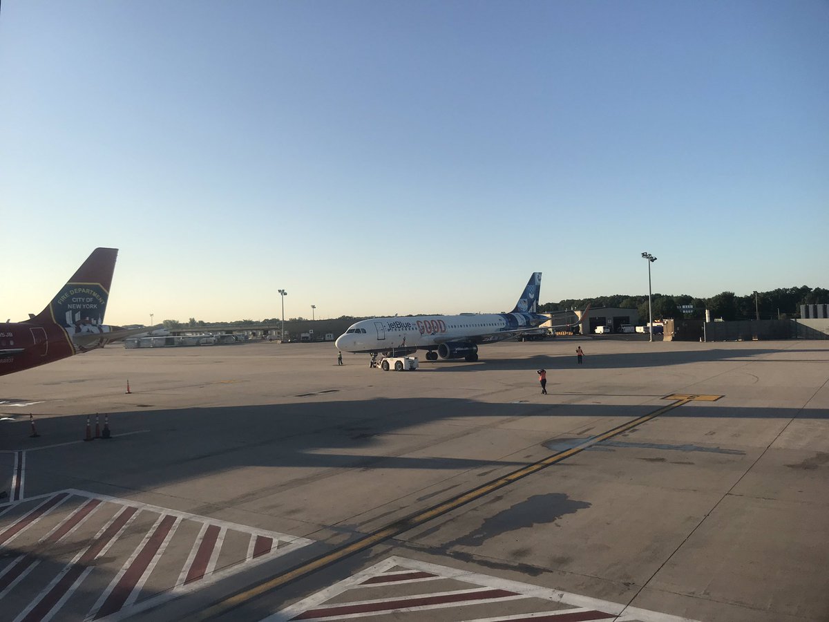 KimberleyAnn72's tweet photo. Two of my favorites @Bradley_Airport today! #jetblueBDL #JetBlueforGOOD #NYFD #AvGeek #lovemyjob https://t.co/qcwn10KcqD