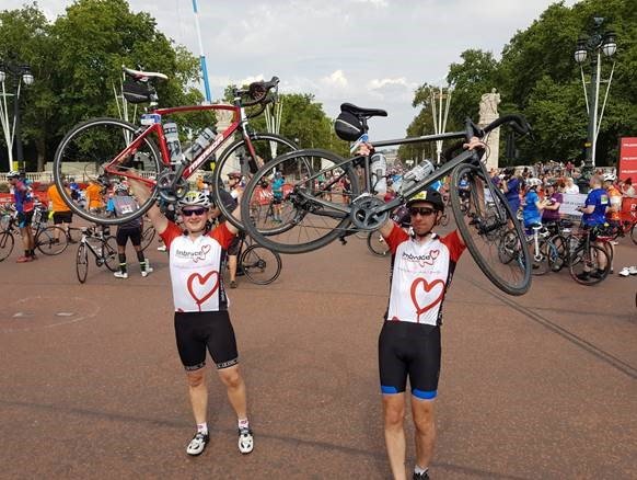 citeltechnology's tweet photo. Adrian Pilbeam cycled 100 miles at Ride London 4 Embrace Child Victims of Crime 
https://t.co/Ukf0hKtmc8 @EmbraceCVOC
"a day I'll never forget, people cheering all along the route, weather just about perfect, even hills weren't even as bad as feared &amp; in aid of a very good cause" https://t.co/Pq1hxshrXP