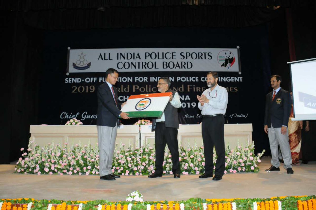 aipscb's tweet photo. The sports kit was distributed to the players by the Chief Guest Shri Rajiv Gauba and also "Best Wishes" were given to the players.
#worldpolicegames2019chengduchina #govt #govtofindia https://t.co/7K3epjL0L5
