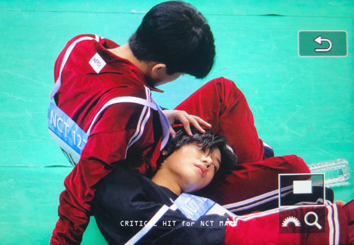 dearmyjae_'s tweet photo. : ไม่อยากชอบไปมากกว่านี้แล้วว่ะมาร์ค 
: หาข้อเหี้ยดิ
: น่ารักเหี้ย ๆ https://t.co/EwmnZUQiT8