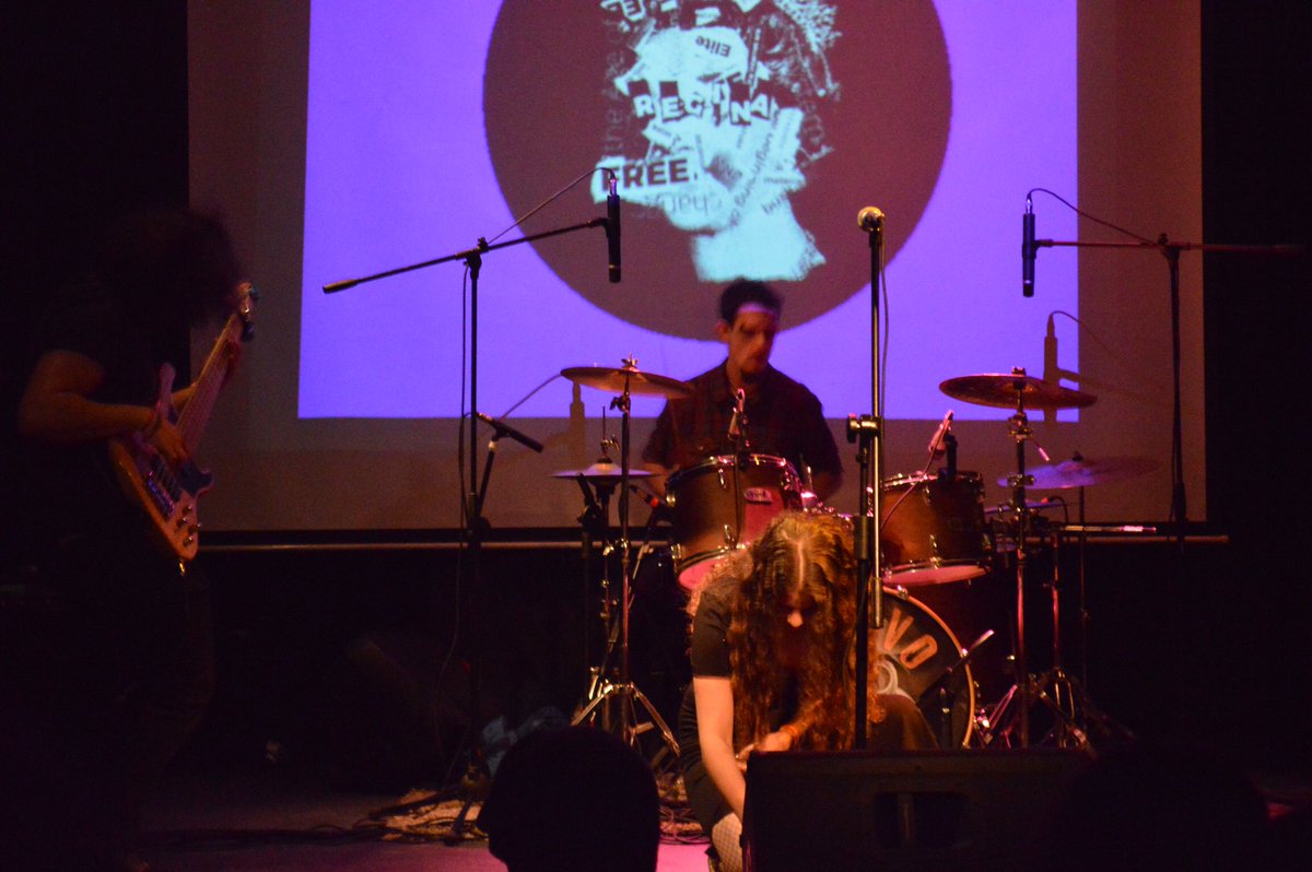 reginatheband's tweet photo. Fotos de nuestra última fecha en Centro Cultural Goes abriendo la presentación del disco de #Nocivo 🔥👑 Agradecidos por la tremenda oportunidad y buena onda de la gente que fue a apoyar la fecha 💜 https://t.co/pZMjKZlONK