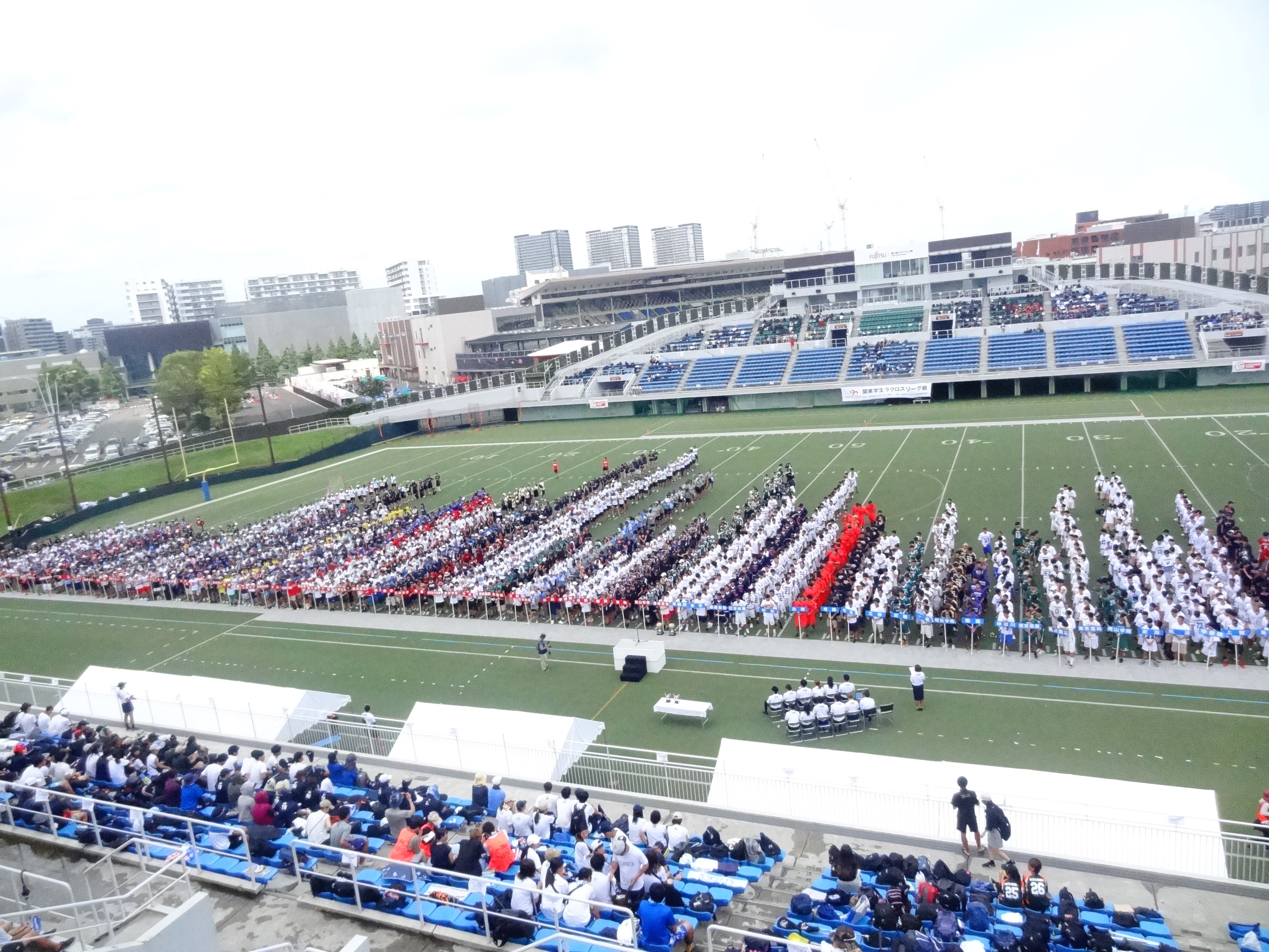 川崎フロンターレ 富士通スタジアム川崎にて第32回関東学生ラクロスリーグ戦が開幕 開会式は色とりどりのユニフォームがスタジアム を鮮やかに彩ります 今日は日本屈指の強豪校によるハイレベルな戦いもお楽しみいただけます ぜひスタジアムで大興奮の