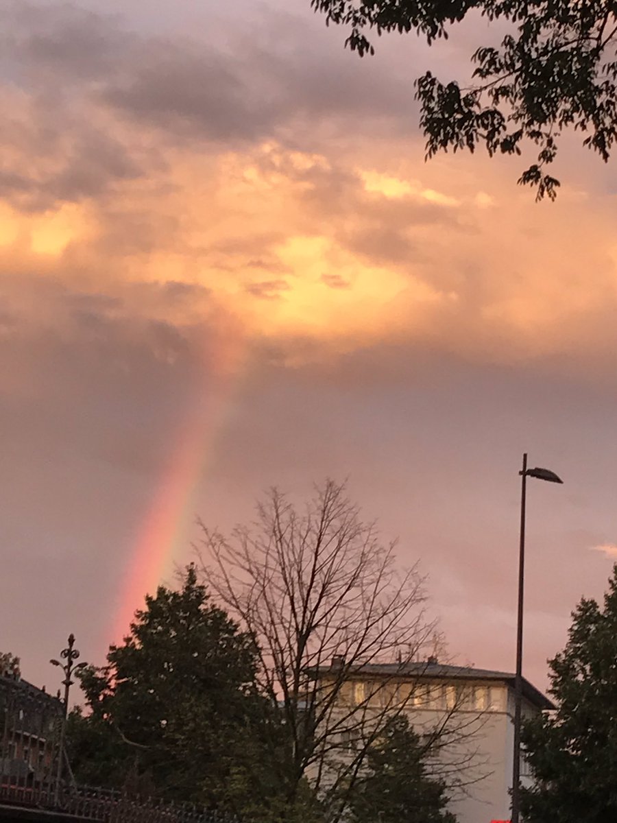 sallykeis's tweet photo. @CVMonroeEagles Sunset and a rainbow! How beautiful is that. #sunsetselfie #GameOnMonroe https://t.co/AJ37ZyDGXM