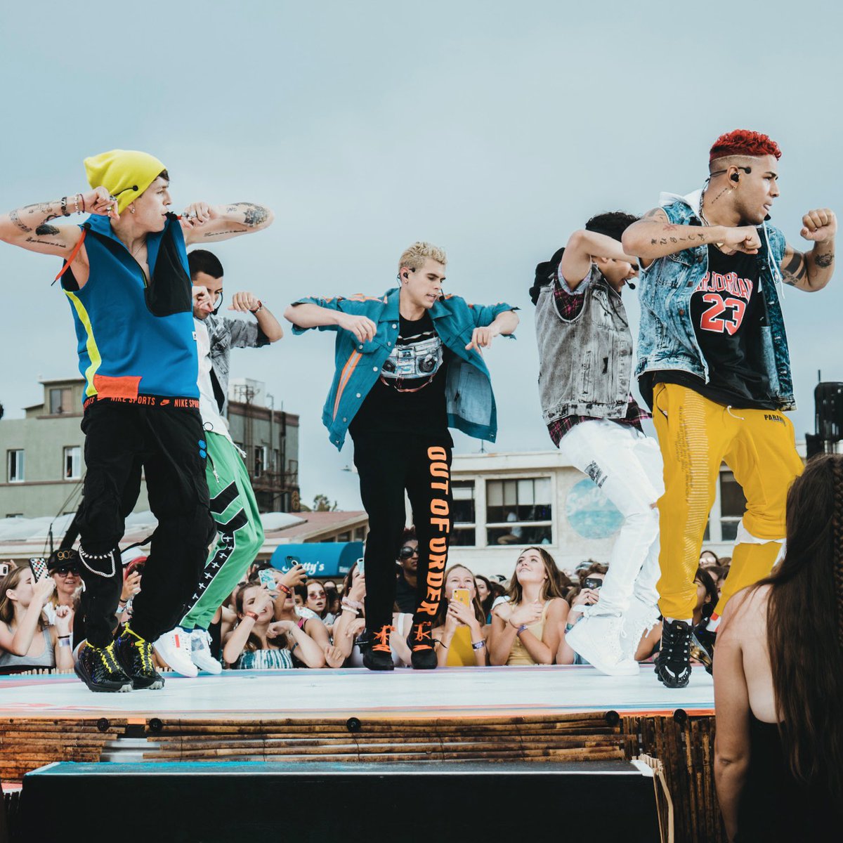 CNCOmusic's tweet photo. Feeling grateful 🙏🏼🔥 Thank you @TeenChoiceFOX! And thank you to our team!! Gracias #CNCOwners! Los queremos tanto!!! ♥️ #CNCOTeenChoice #LATINOS #TeenChoice https://t.co/YI6zG8z6FP