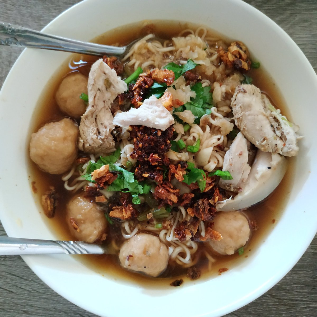 zhariframli's tweet photo. Mee celop Klate homemade @ Ipoh #meecelup https://t.co/ZcitHFlq9S