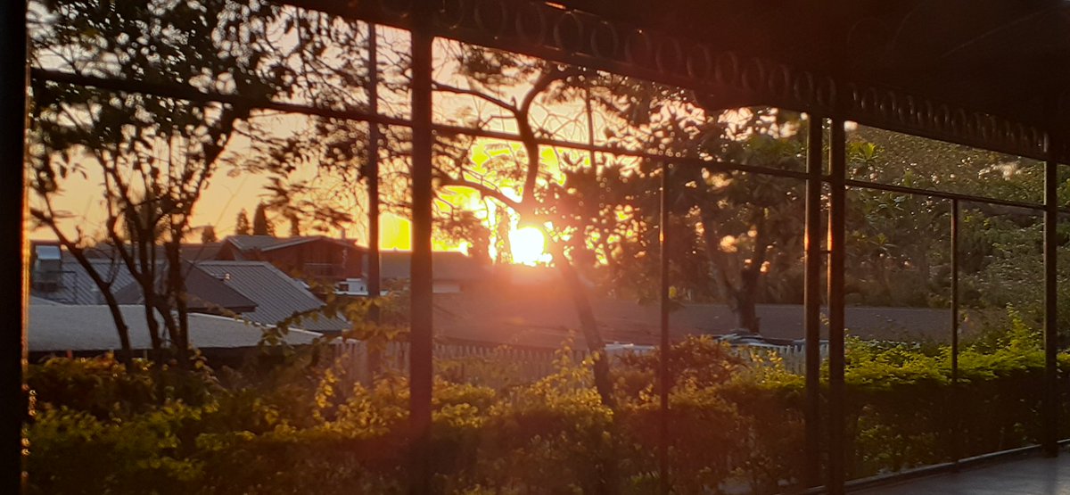 MotoMere's tweet photo. Nadi you never disappoint #Sunsets #MyIslandHome #Fiji https://t.co/pxtCLaekLp