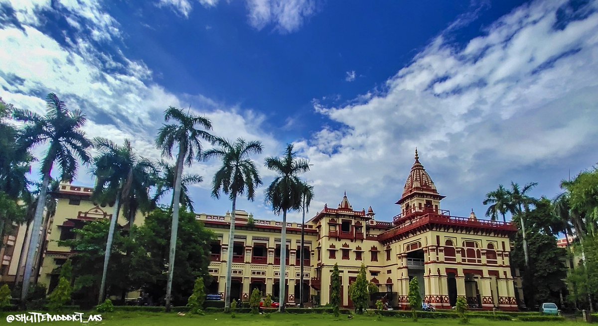 Shutteradddict's tweet photo. Banaras Hindu University these days.
.
.
#shutteradddict_aas .
.
Shot on #vivov15pro @vivo_india
#clouds #blue #sky #faculty #tree #shotzdelight #indiaview #pcc_foa #bhubuzz #indiabeats #indiatourism #Tourism #mypixeldairy #beautifuldestinations https://t.co/zc0floK22L