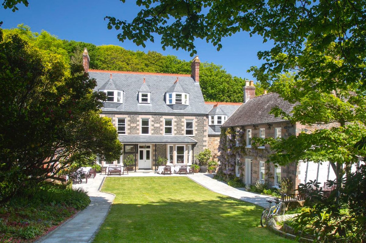 OperaSark's tweet image. TICKET SALES ENDING SOON. Gala Dinner of the Sark Opera on Saturday, September 7th. Sark-themed menu, impromptu performances by our stars, and set at the lovely @SarkHotel. Over 50 tickets sold already. Available for £125 p.p. (incl. food &amp;amp; drinks). Info: sarkopera.com