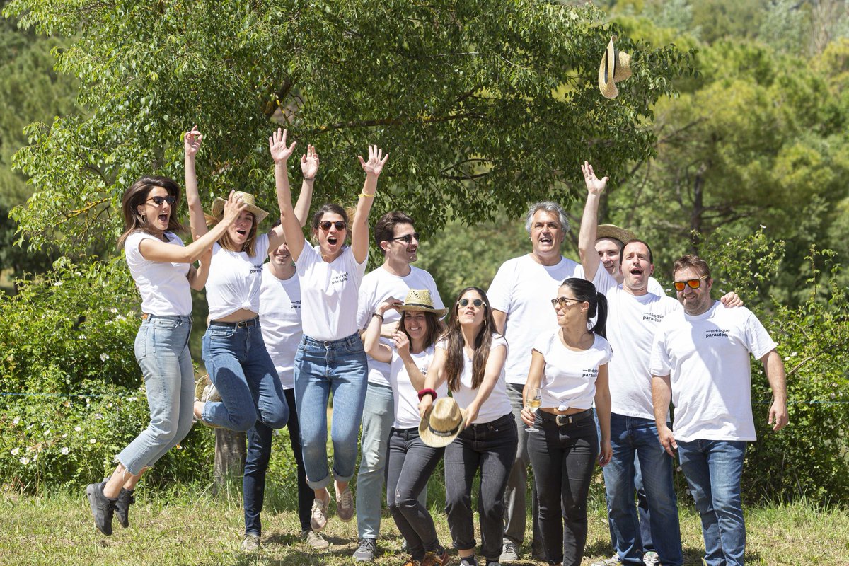 👋🏼Feliç #diadelajoventut oh yeah!🔝
#sinetiquetas #winemakers #sentitsbarcelona #vicatalà #vicatala #catalanwine <a href="/MQPceller/">Més Que Paraules</a>