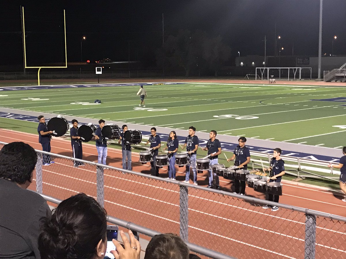 cerecerez5's tweet photo. What time ⏰ is it? It’s Midnight 🌔Madness time here @DVHSYISD as the team preps for an amazing upcoming  🏈 season! Great beats 🥁courtesy of @dvhspercussion add to the excitement &amp; anticipation of what’s to come! Only the best @YsletaISD #OFOD https://t.co/wcoQB0ihUf