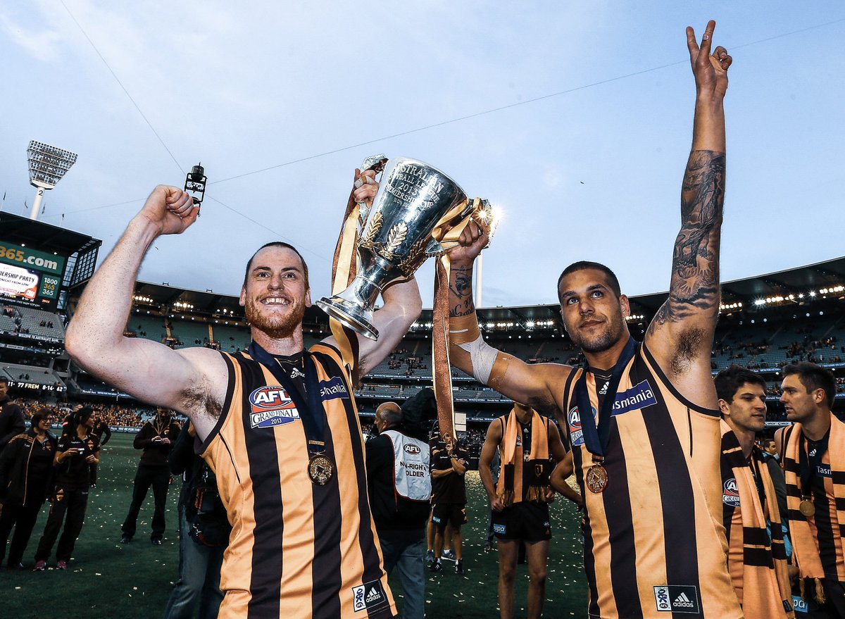 7AFL's tweet photo. A legendary player, but an even better bloke.

#ThanksRough https://t.co/Vfpxc6GWXJ