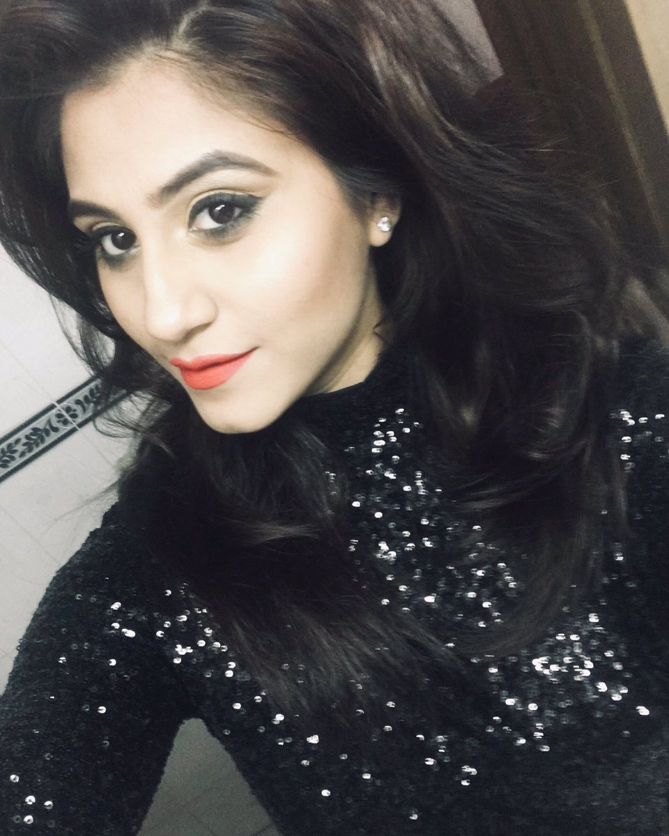 iamTrissha's tweet photo. Eid Mubarak 🌙 https://t.co/UqxG1MXG60