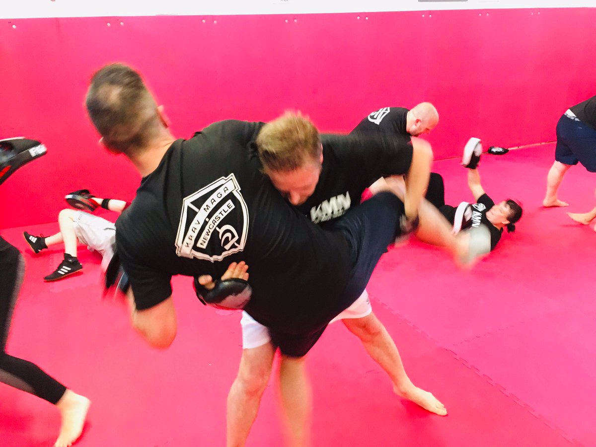 KMNewcastle's tweet photo. This discipline is truly one of the best ways to get in shape fast. Krav Maga training is all about teaching your body to react with force when you least expect it!
#kravmaga #newcastle #contactcombat #fitness #conditioning #fightingfit https://t.co/zCCRS6W9RQ