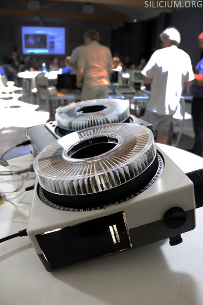 occitel's tweet photo. L'Apple 2 Festival France 2019, c'est fini ! Un grand bravo à tous ceux qui ont organisé et aux participants. Mention spéciale aux excellentes conférences. #A2FF. #silicium, militant des présentations vintages avec du #Kodak #Carousel ;-) https://t.co/757Mzc0bzx