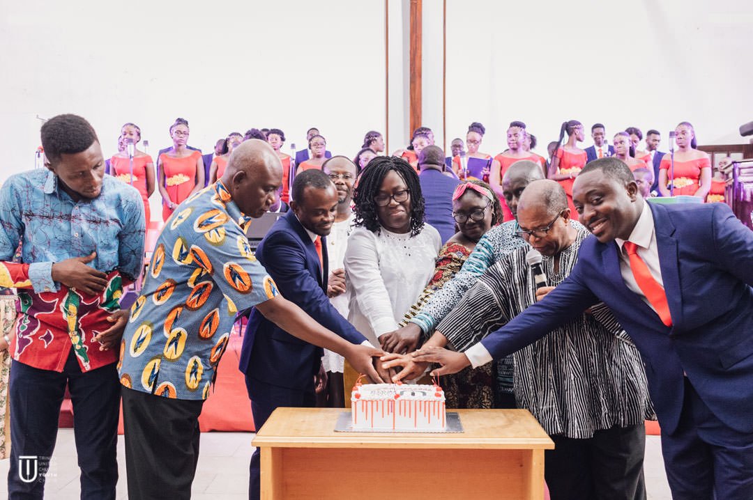TRINITY_YF's tweet photo. Our Anniversary would not have been complete without our cake.
💫💫💫💫💫💫💫💫💫
#HALLELUJAH
#TUCYCat5
#AgreeWithJesus
#Trinity
Pc-@emirkofi https://t.co/h7laGMzKDX