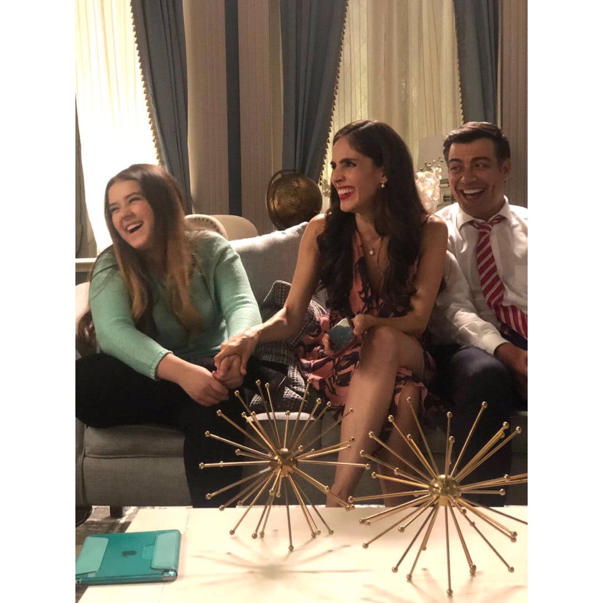 SandraEcheFans's tweet photo. Set de #LaUsurpadora @sandraecheverr @andrespalacios1 https://t.co/dxuMT37dmO