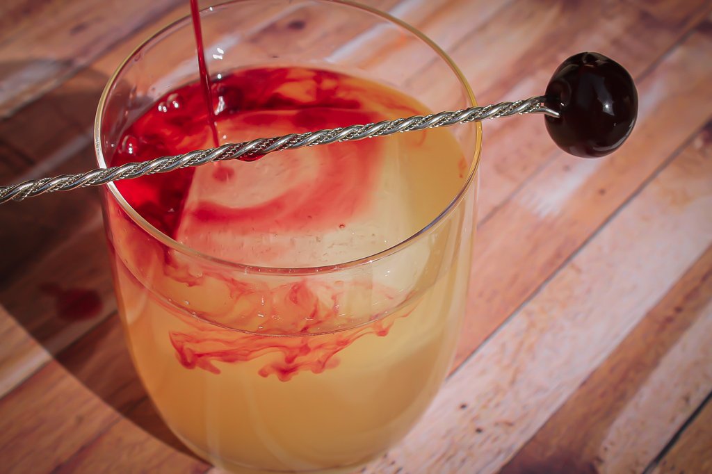 bryk_bar's tweet photo. Monday night… time for everybody’s darling!!!
Our Whiskey Sour today is floated with an fruity red wine 💯
•
•
#brykbar #bourbon #makersmark #sredzkistr65 #redwine #fruity #whiskeysour https://t.co/aCOwHyAIhI