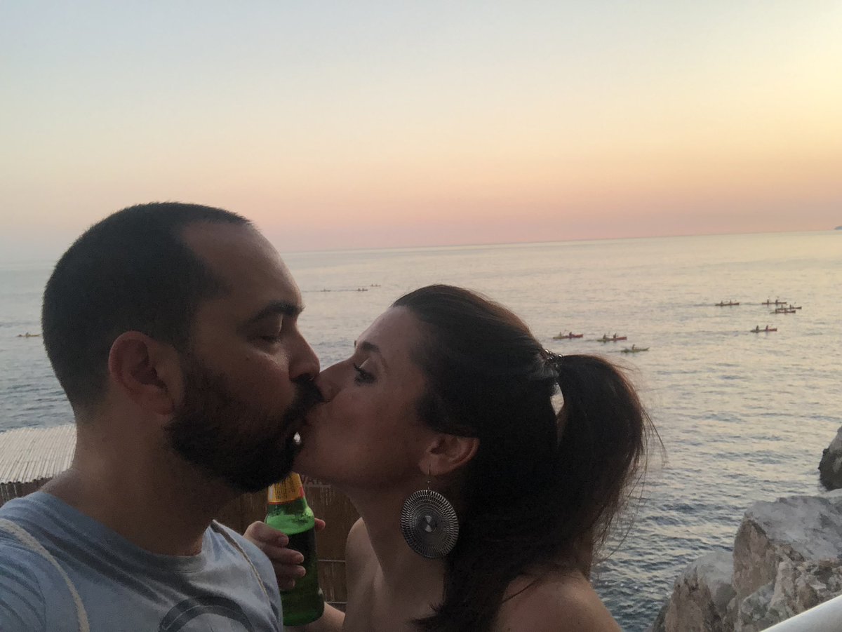 KecaRebeca's tweet photo. #sunset #Dubrovnik #awesome @charlyperal https://t.co/jilwfryjXu