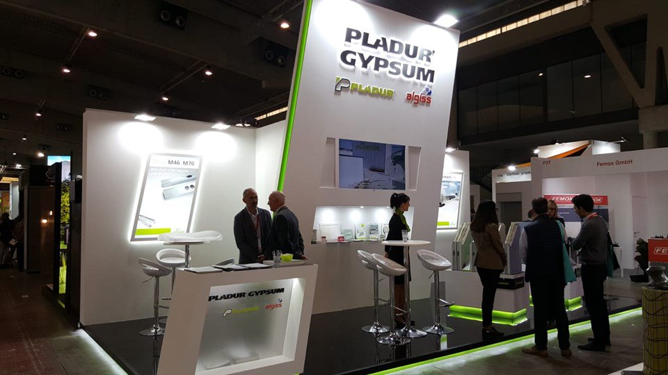 pladur_ES's tweet photo. 👉 Hoy compartimos el tercer momento destacable de estos meses es la presencia de #Pladur® en #Construmat (Barcelona) y que mucho tiene que ver con la #INNOVACIÓN. Os dejamos algunas fotos. https://t.co/rjjRIBicRb