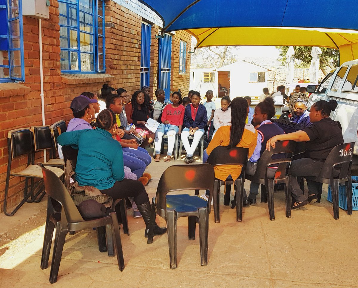 DozThebe's tweet photo. To children love is spelled T.I.M.E β€β€β€.
#JehovaJirahOrphanageCentre #MakingGivingAttractive #Philanthropist #Humanitarian #Philanthropy #DoGoodEveryDay #BeKindToOneAnother #Soshanguve #SouthAfrica πΏπ¦πΏπ¦πΏπ¦ #RunningSince2003 πͺπΎπͺπΎπͺπΎ https://t.co/aFEPjfTpC2