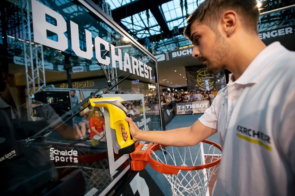 schelde_sports's tweet photo. 🧽 + 💦 = 🤩 

📸 @3x3Romania

#Repost #sas2019 #bucharestchallenger #raiffeisenbank #asacumtrebuie #3x3ws #3x3basketball #fiba3x3 #fromthestreetstotheolympics #tokyo2020 #3x3challenger #3x3wt #ScheldeSports https://t.co/kLybgf4HQc