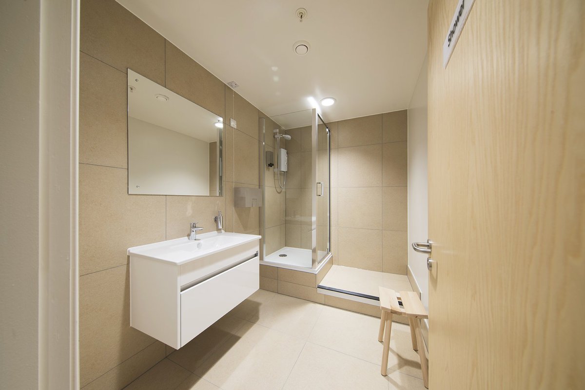 Regus Heathrow tweet media