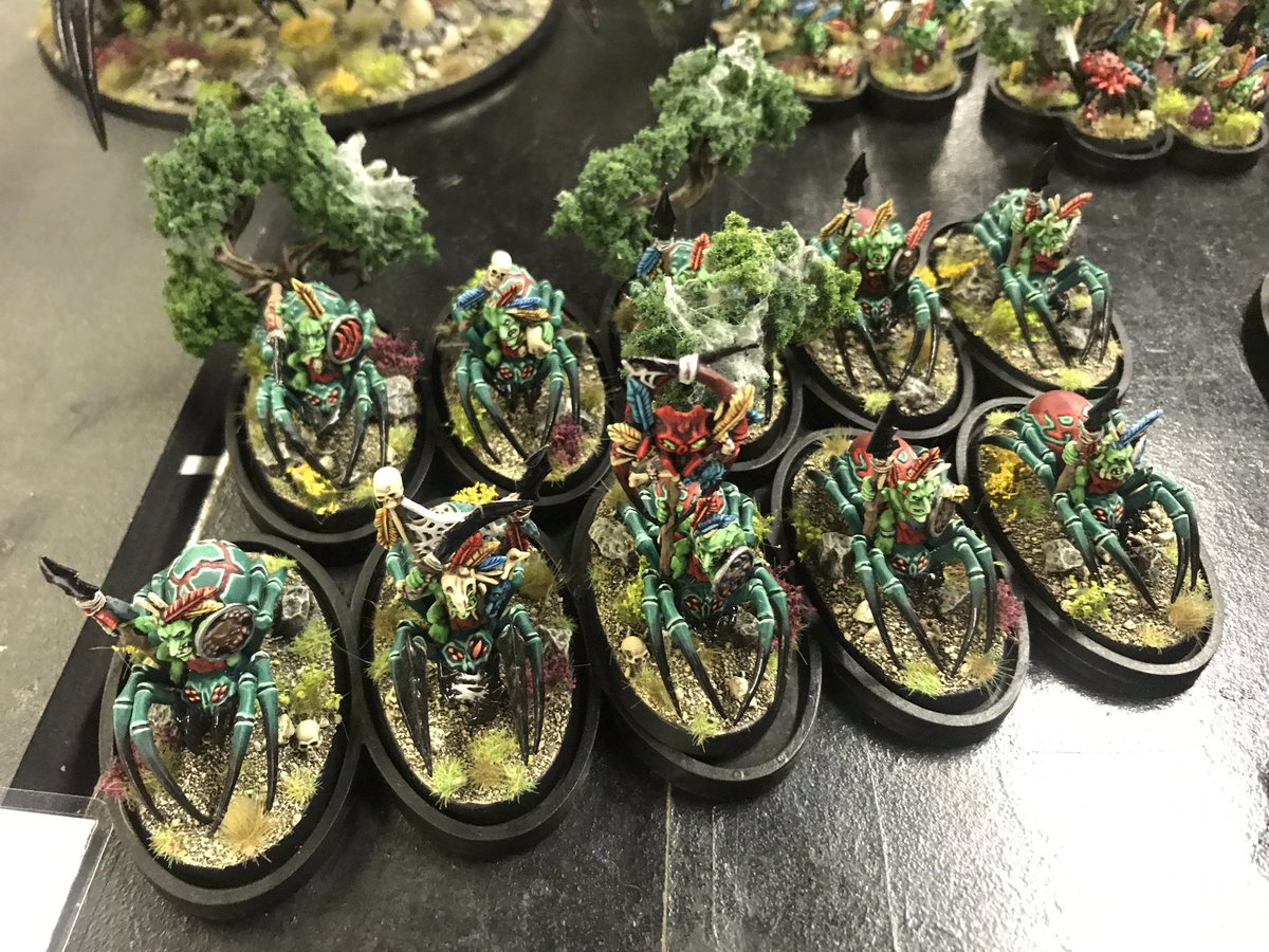 ProPainted's tweet photo. #BLACKOUT19 1st Best Army & Judges choice was @The_steviosi absolutely stunning Spiderfang army. Not only an amazing army, but Steve cunningly did not share on social media so it surprised everyone like a Skitterstrand! #paintingwarhammer #miniaturemonday https://t.co/k4Yxbt2buk