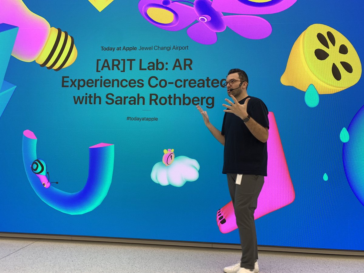 melissali's tweet photo. Front row experience for the first [AR]T Lab at Apple Store Jewel https://t.co/JzuYQB9hFx